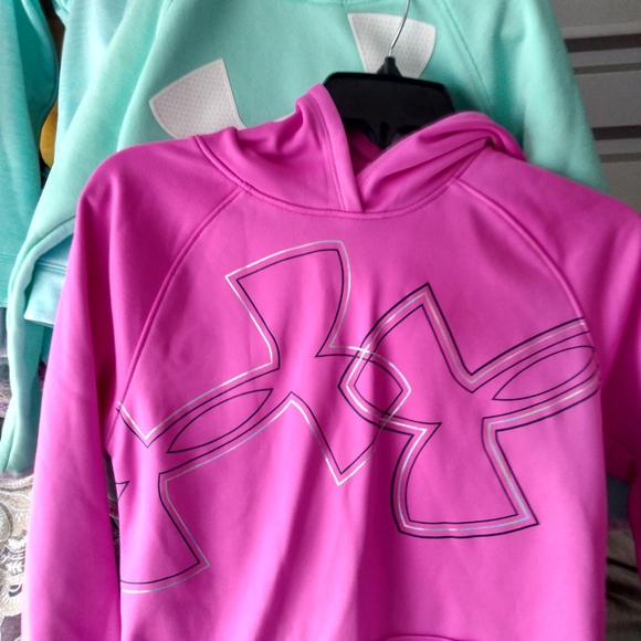 Under armor pullovers - Picture 4 of 11